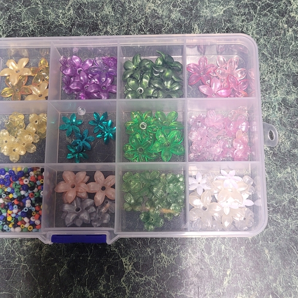 Assorted Flower Bead Collection - Picture 12 of 14